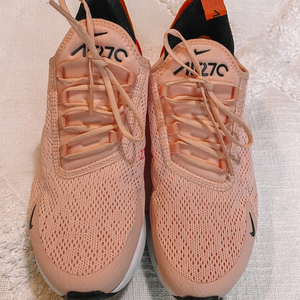 Women’s Nike Air Max 270’s 6.5